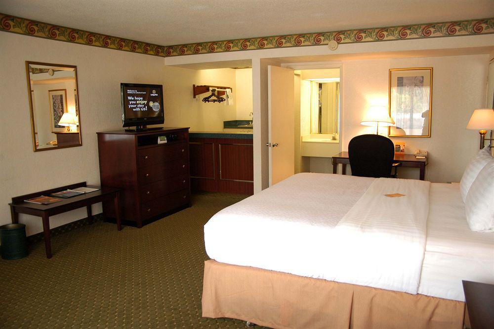 Hampton Inn Tampa-Veterans Expressway Exteriér fotografie